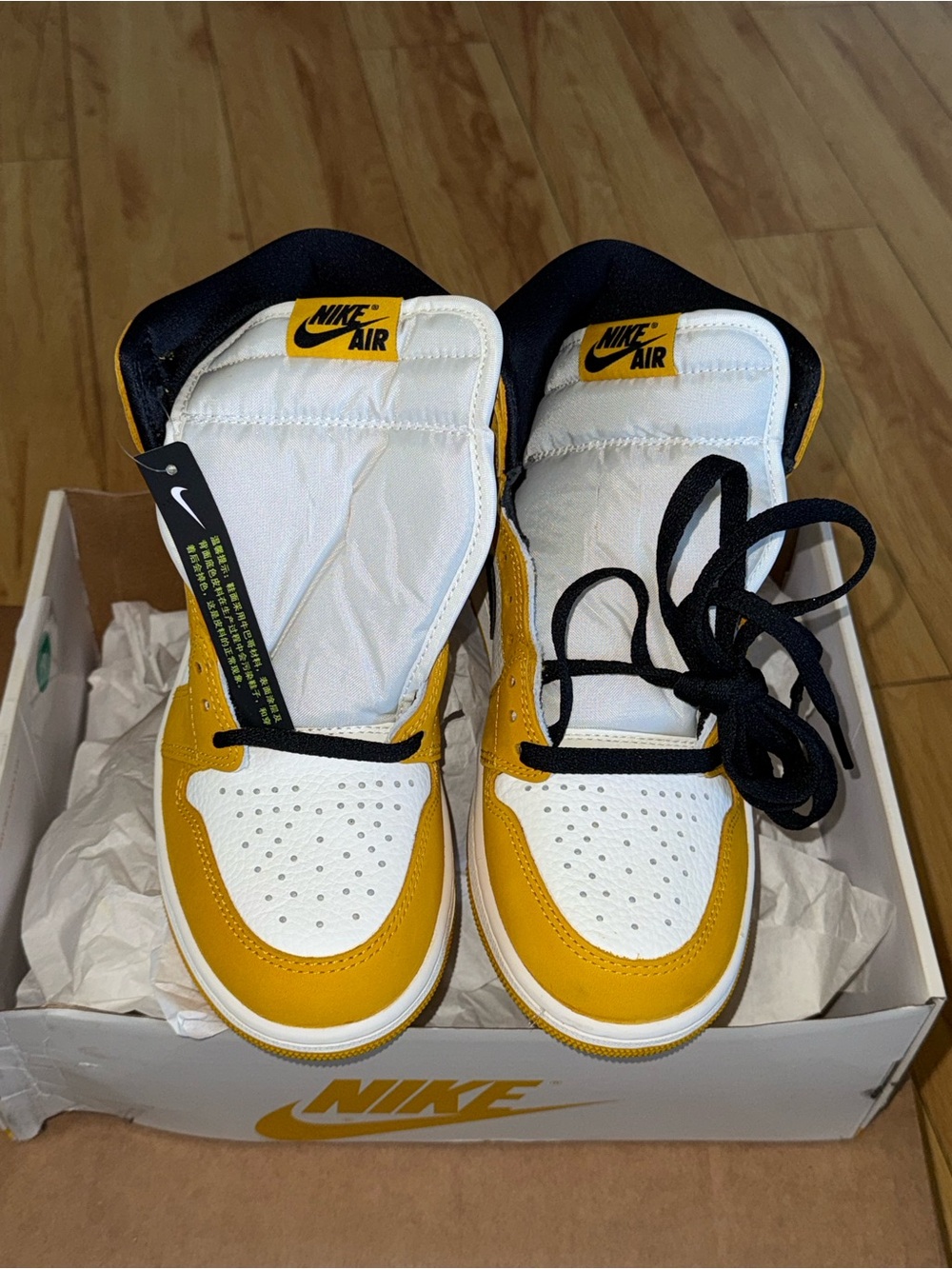 Nike Air Jordan 1 High Yellow Black White - Picture 6 of 10